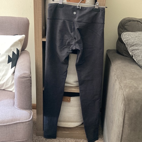 Lululemon yoga pants size 6 - Picture 4 of 10